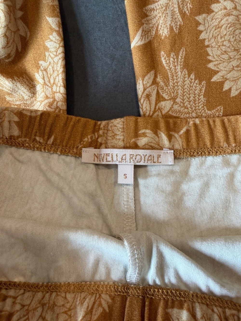 Novella Royale Iris bells - Picture 4 of 7
